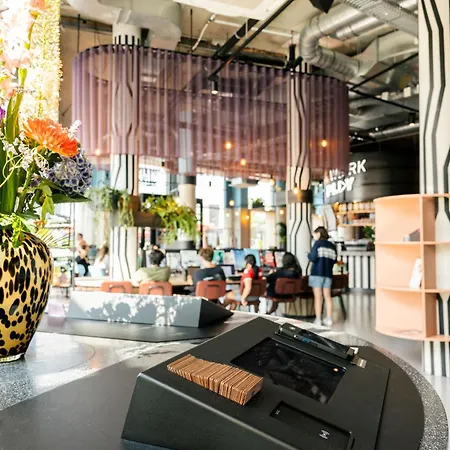 The Social Hub Extended * デルフト