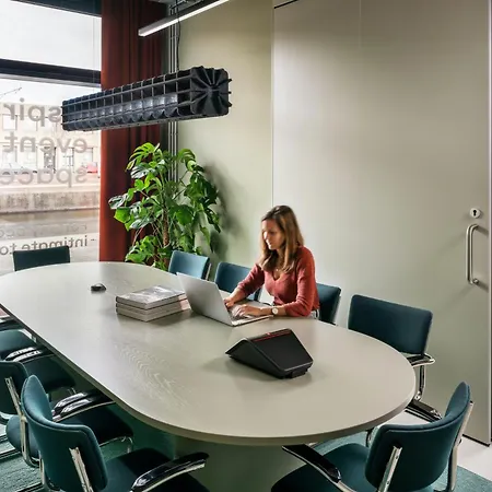 The Social Hub Extended * Delft