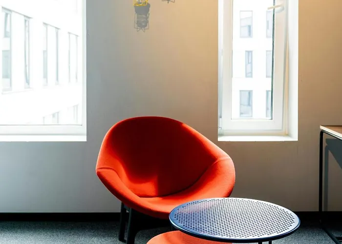 The Social Hub Extended دلفت