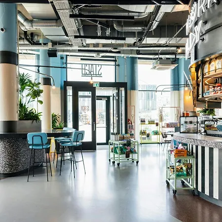 The Social Hub Extended * Delft