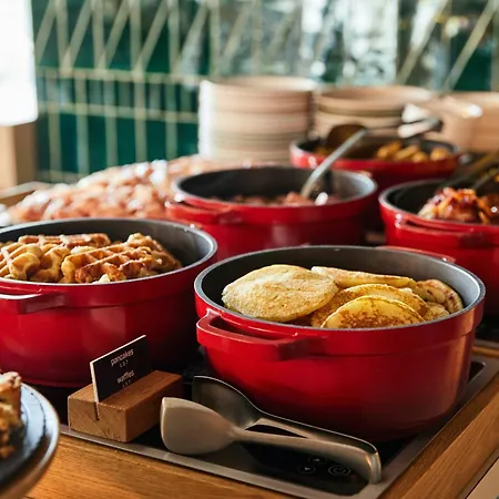 The Social Hub Extended