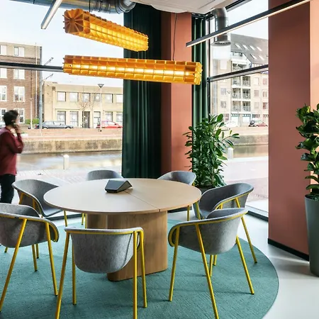 The Social Hub Extended Delft