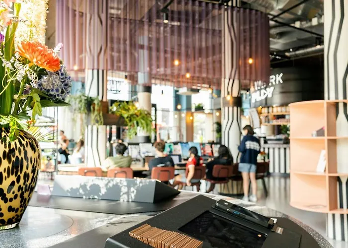 The Social Hub Extended Delft