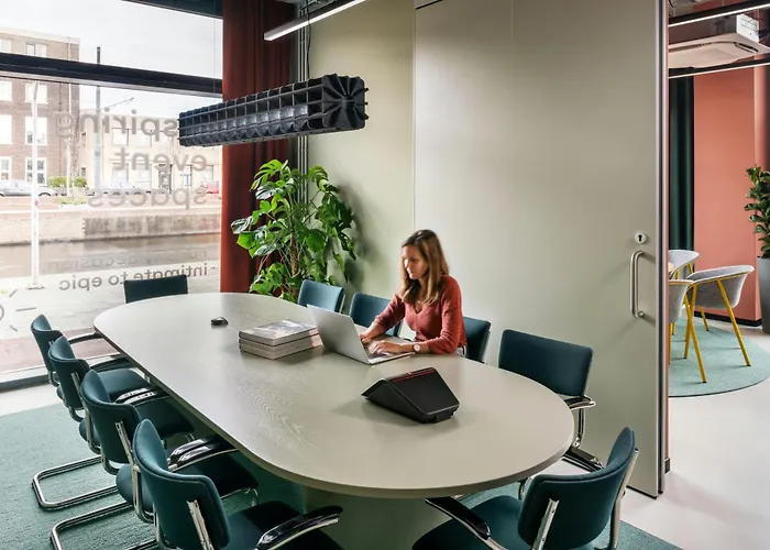 The Social Hub Extended * Delft